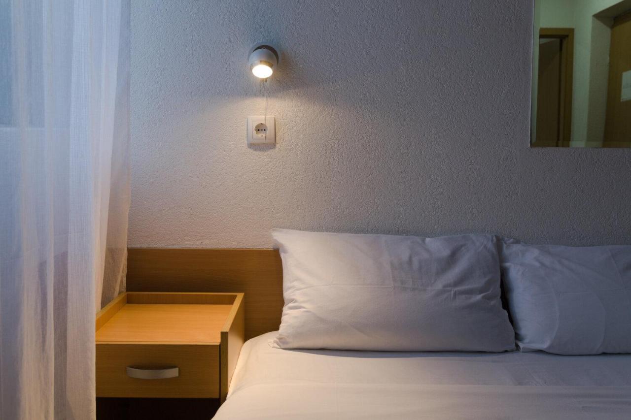 Hotel Moment Velika Plana Bagian luar foto