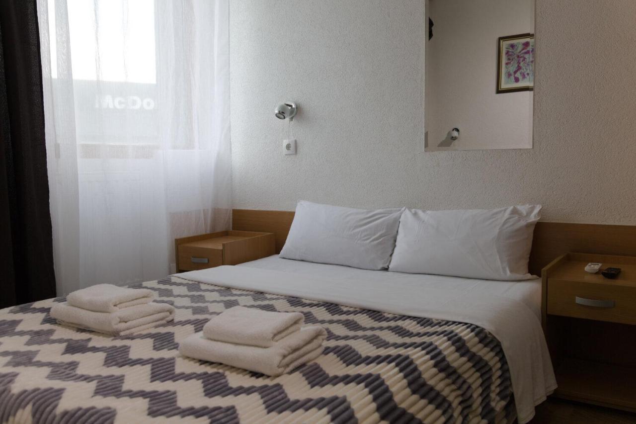 Hotel Moment Velika Plana Bagian luar foto