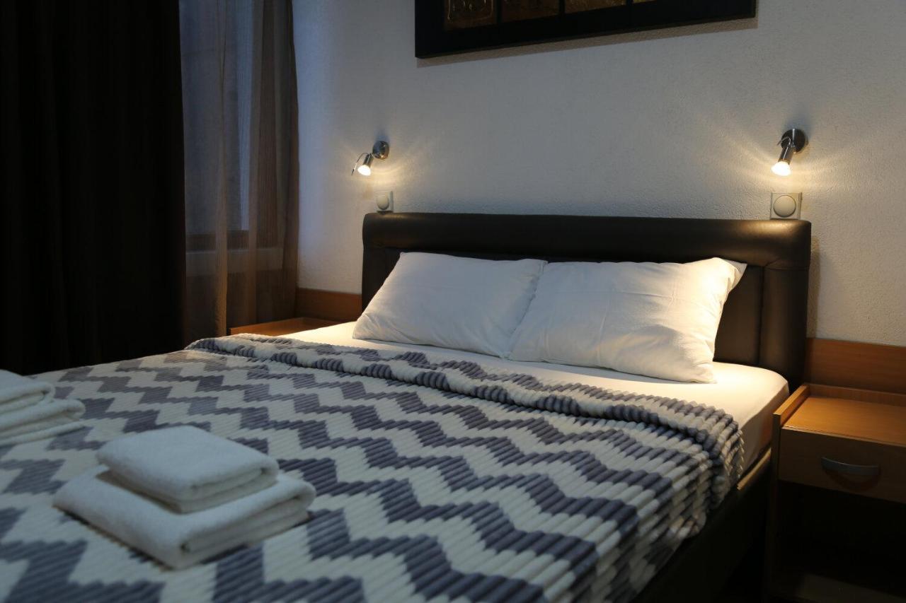 Hotel Moment Velika Plana Bagian luar foto