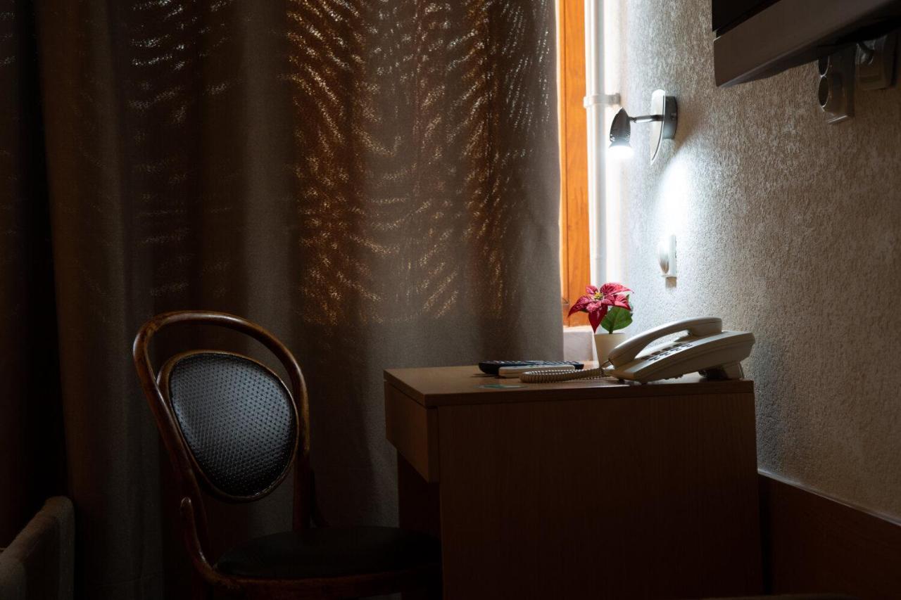 Hotel Moment Velika Plana Bagian luar foto
