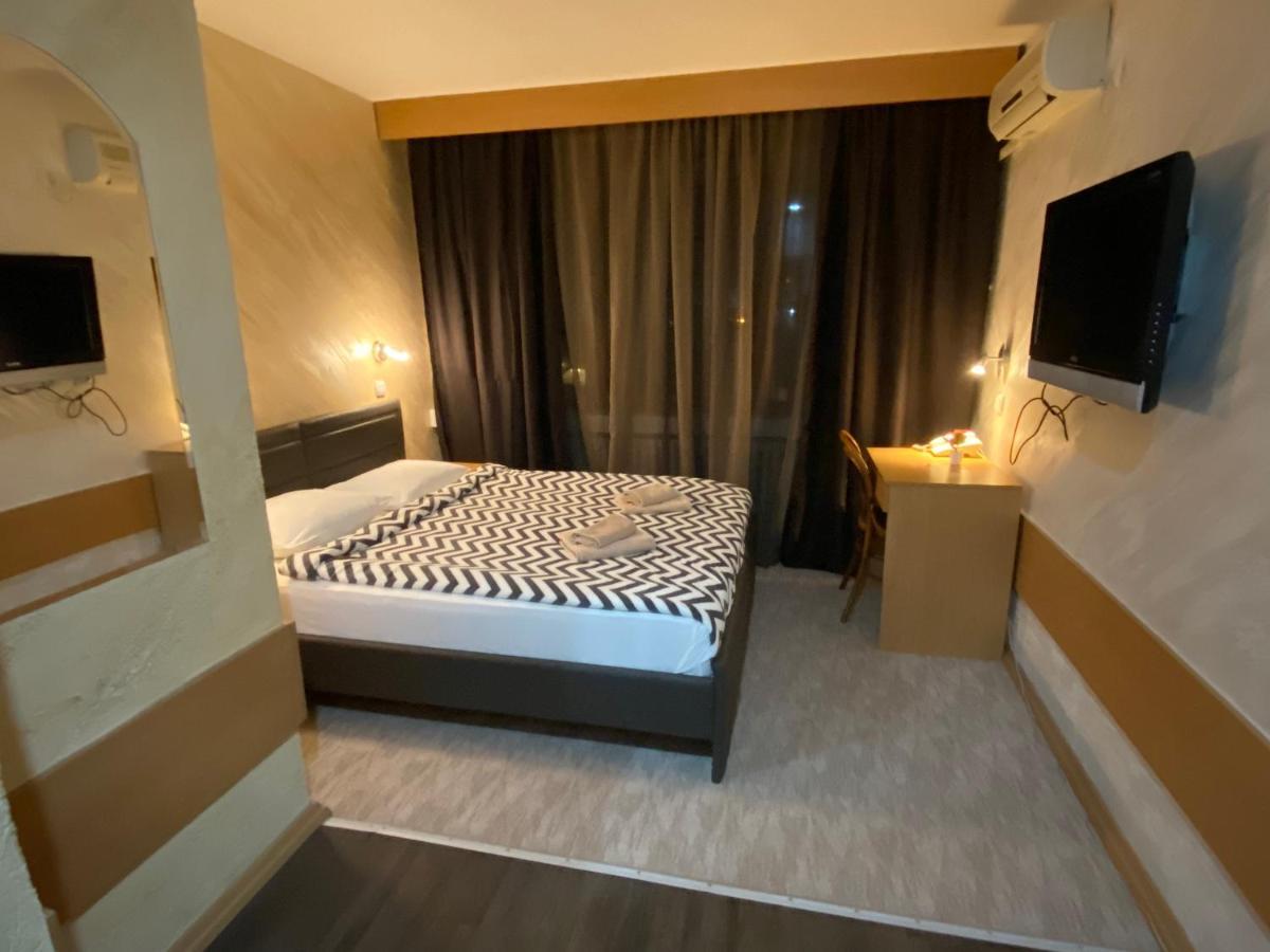 Hotel Moment Velika Plana Bagian luar foto