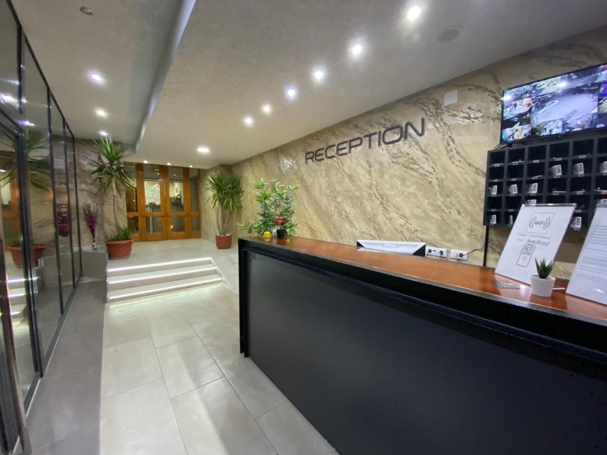 Hotel Moment Velika Plana Bagian luar foto