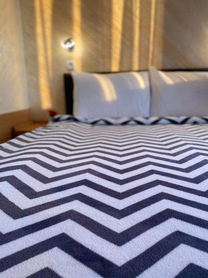 Hotel Moment Velika Plana Bagian luar foto
